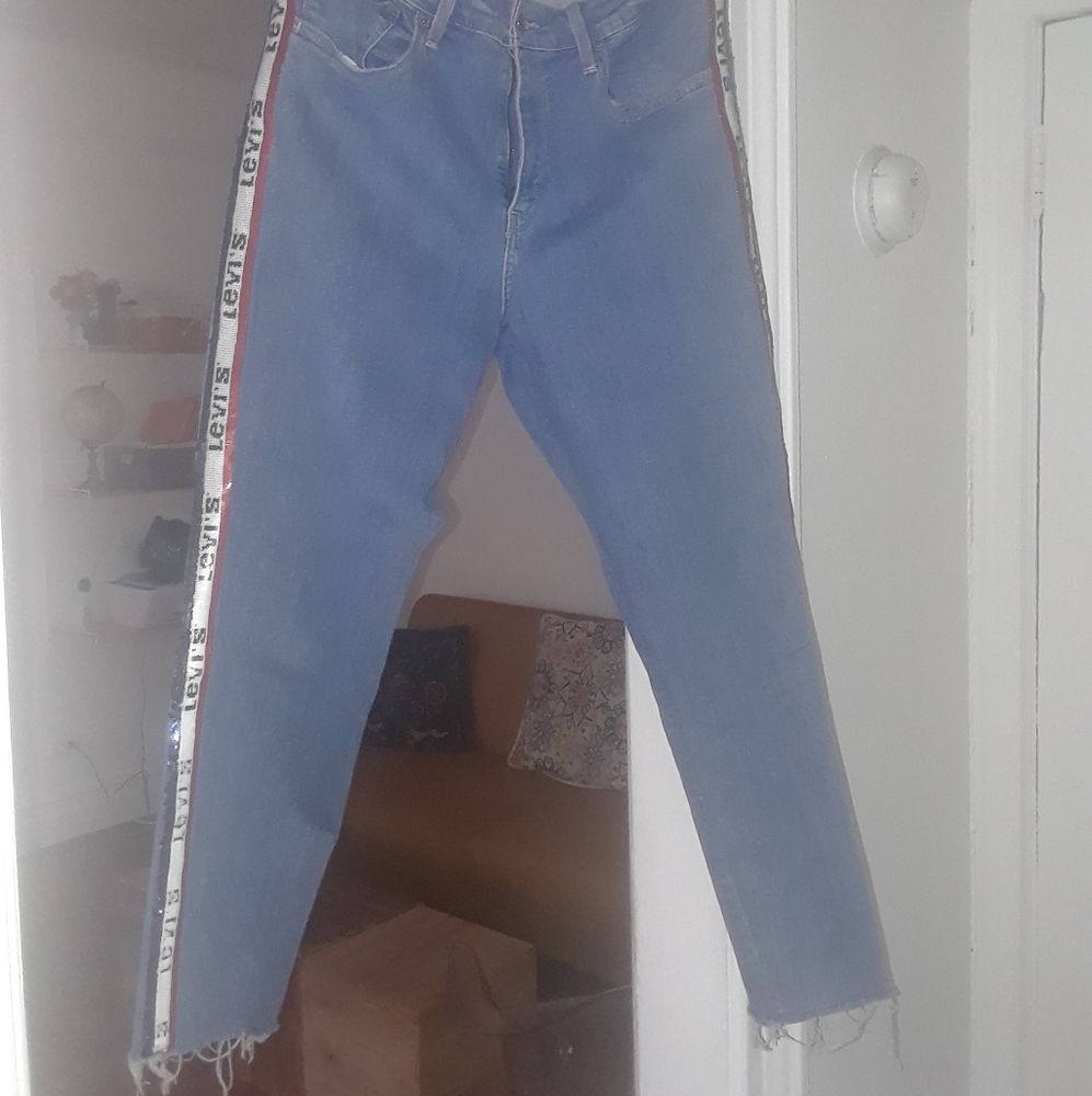 Womens Levis size 31